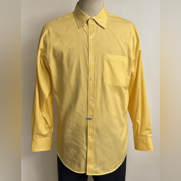 Izod Other - IZOD Men's Buttery Yellow Dress Shirt